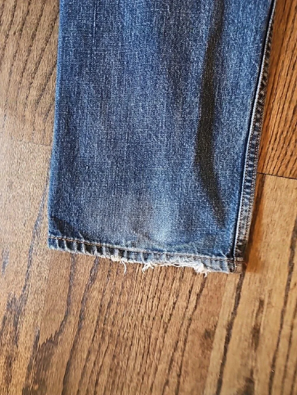 Levi's 559 Relaxed Straight Fir Distressed Blue Jeans